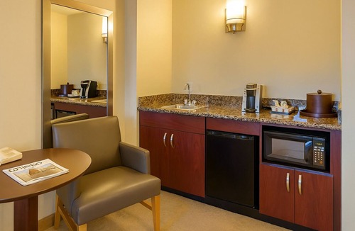 O'Hare Hotel | 2 Comfortable Units, Complimentary Airport Shuttle, Pets Allowed!