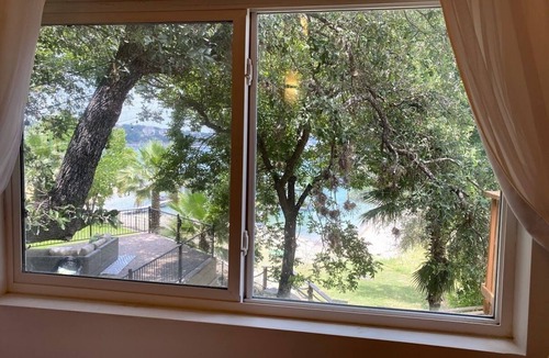 Brooks Hollow House | 2 family WATERFRONT ! Excellent Location-Close to grocery/restaurants