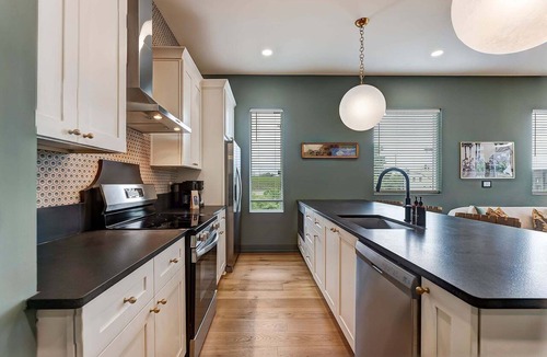 Katie Hill Neighborhood House | 2 Homes, 12 beds - Perfect for Bachelor + Bachelorette Trips | Sauna, Hot Tub, City Views