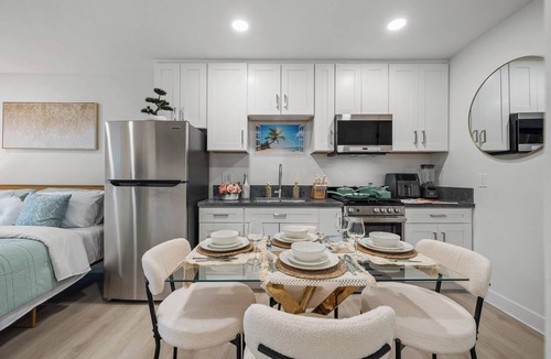 Lemon Grove House | 2 King Bed, Ranch-Style, 2 Parking, AC, EV Charger