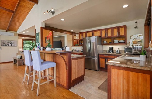 Honaunau-Napoopoo House | 2 Mins to Private Beach, Dolphin Whale Watching, Hi6