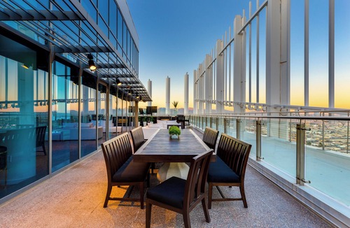 Las Vegas Villa | 20m Entire 59th Floor Palms Penthouse Hot tub