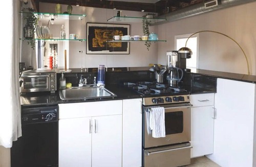 Rittenhouse Row Apartment | 253 S 20th St