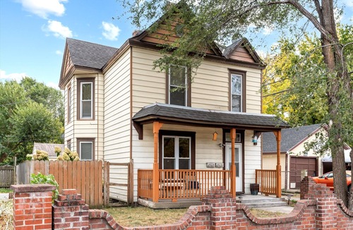 Corcoran Apartment | 2BR Apartment with Private Office Near Downtown - Dahlia