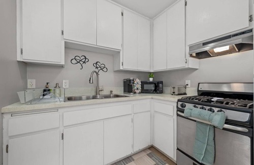 North Park Apartment | 3 Casitas- Lrg Groups North Park