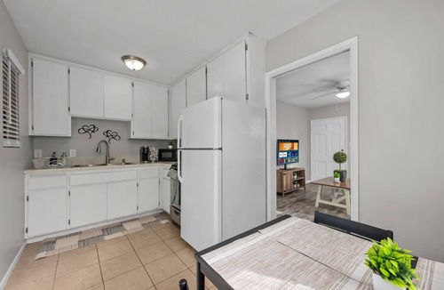 North Park Apartment | 3 Casitas- Lrg Groups North Park