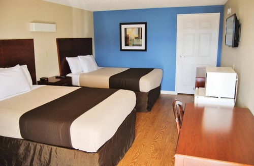Barton Hotel | 3 Group-Stay Friendly Rooms in St. Clairsville | Free Parking & Breakfast