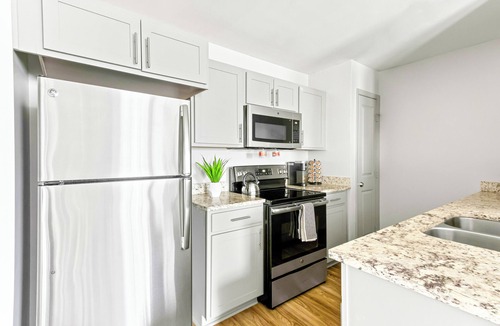 Sherwood Park Apartment | 3 mins from Arsenal - NASA