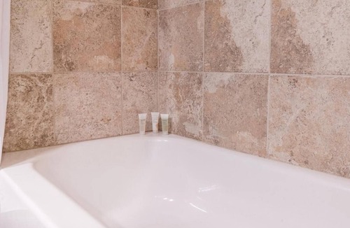 Rancho Santa Fe Hotel | 3 Relieving Getaway Stay with Pool, Spa & Rancho Santa Fe Views