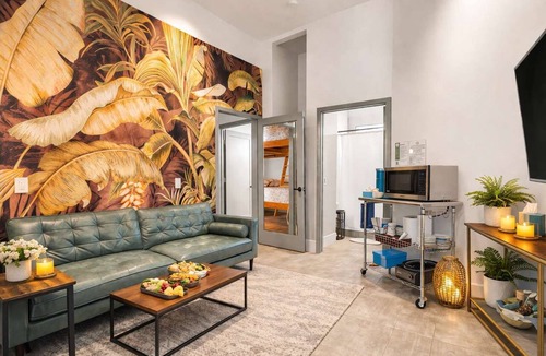 Stockton Hotel | 3 Resort Suites with kitchen + Event Space Access