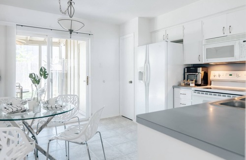 McNeil House | 3BR/2BA Cozy Home - 10mins to the Domain, Q2 stadium, 15mins to Downtown Austin
