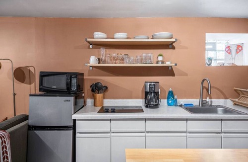 Logan Square Apartment | 3br with Private Entrance - Garden Unit