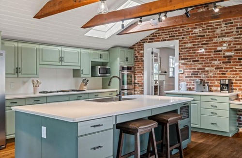 Newtown Square House | 4 BR Suburban Escape - Pool, Tennis, Trails, Gym