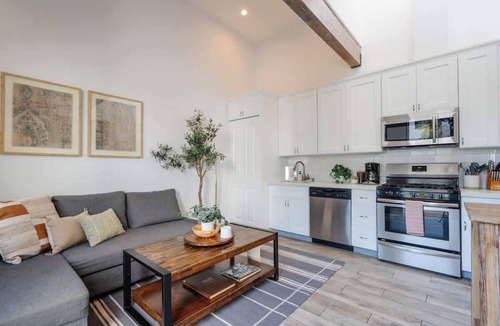 Mission Hills Apartment | 4 Chic Apartments Steps from Old Town: Sleep 24