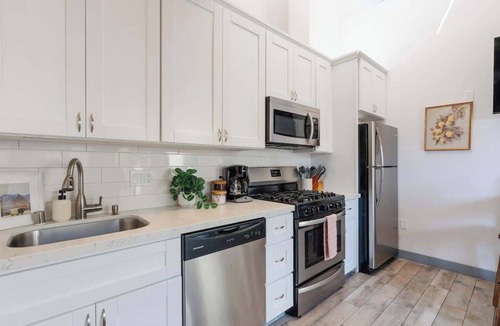 Mission Hills Apartment | 4 Chic Apartments Steps from Old Town: Sleep 24