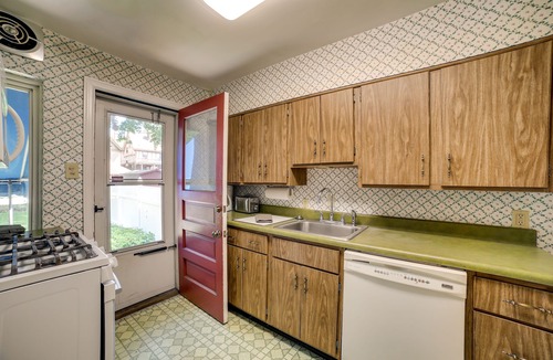 Squirrel Hill South House | 4 Mi to Downtown Pittsburgh: Family Home w/Patio