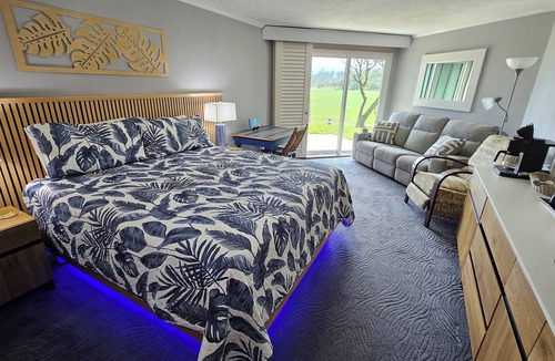 Hanamaulu Resort | 4 Star Beach Front Luxury Resort, Lanai Ocean View, 1 minute walk to the beach