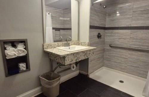Merrillville Hotel | 4 Units | Midwest Activity Strip | Near Waterpark, Candy Factory & Local Dining