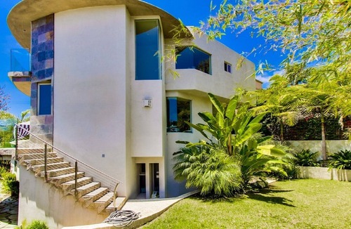 Mission Hills House | 4B/3.5B CENTRAL STUNNING MODERN PALACE w/ PANORAMIC VIEWS OF SD BAY/DOWNTOWN