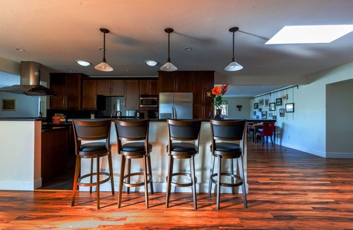 North Clairemont House | 4BR Group Retreat w/Golf Green, Poker & Fire Pit
