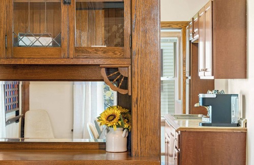 Lyn-Lake House | 5BR Uptown Home | Walk to Bde Maka Ska | Sleeps 14