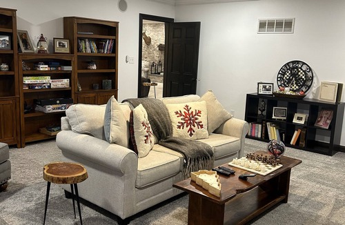 Butler House | 5K sf newly remodeled house on the Butler Country Club Wexford/Cranberry/Butler