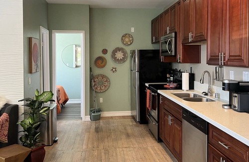 Civic Core Apartment | .5mi walk to GASLAMP/ 2 blocks Transit Center. AC!