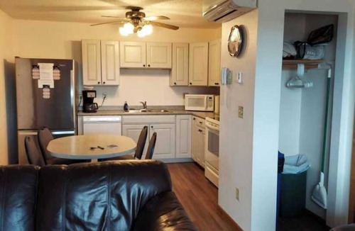 Devils Lake Condo | #6 Classic 2 Bedroom 1 Queen 3 XL Twin, 1 bathroom Top Floor