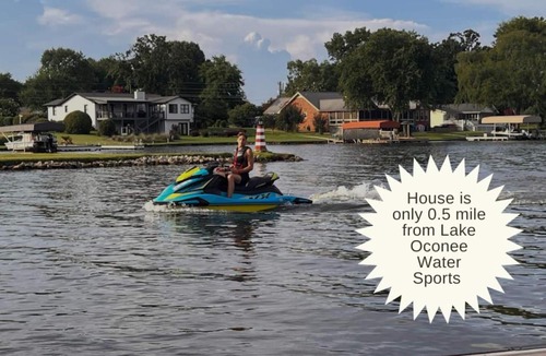 Eatonton House | 6BR Lakefront Mansion Private Dock, Kayaks, Gym!