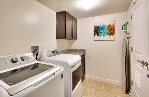 Moab South Valley Condo | 6H Spacious Moab RedCliff Condo, POOL & HOT TUB