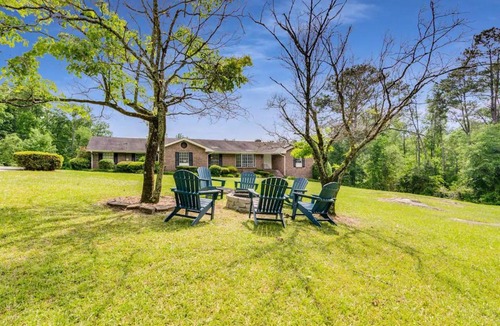 Conyers House | 7 Acres Secluded Private Estate Sleeps 16