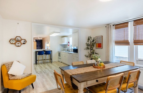 North Beacon Hill House | 7 Min Walk to Light Rail - Direct to Stadiums, Downtown, or Bellevue, Redmond