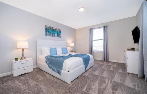 Bay Lake House | 800MO Villa 5 Beds & 5 Baths with Private Pool-Spa