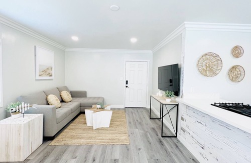 Crown Point Cottage | 923-Sandbox- Beach Cottage With Parking!