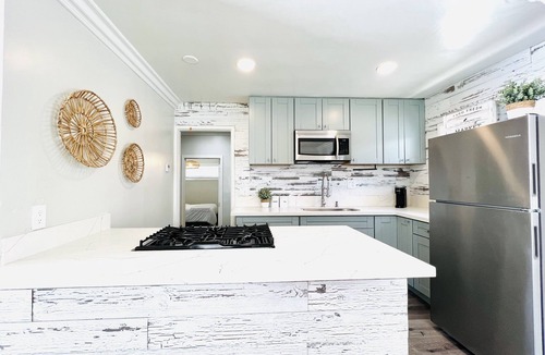 Crown Point Cottage | 923-Sandbox- Beach Cottage With Parking!