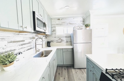 Crown Point Cottage | 923-Sandbox- Beach Cottage With Parking!