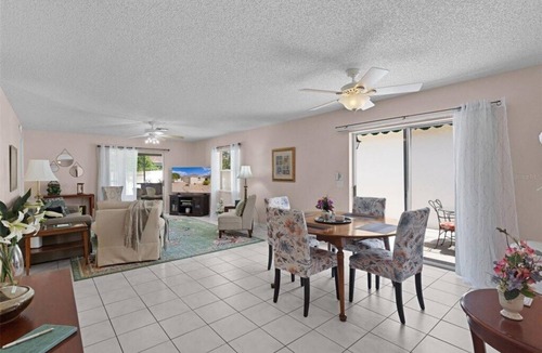 Lady Lake Villa | A cozy retreat with all the sunshine you’ve been dreaming of.