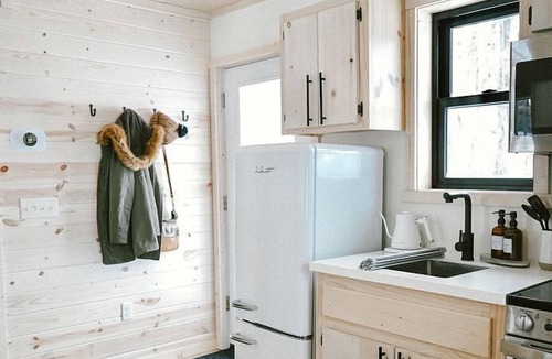 Crosby Cabin | A-Frame Paradise: Retreat with Exclusive Steam Sauna in Mission Township
