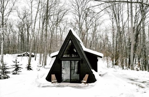 Crosby Cabin | A-Frame Paradise: Retreat with Exclusive Steam Sauna in Mission Township