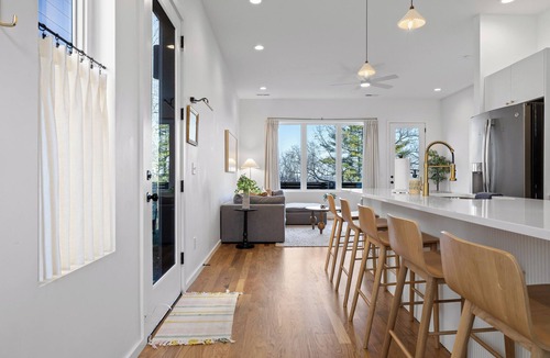 East Ridge House | Amazing Panoramic Views From This Luxury Retreat, Enjoy The Sauna On Top Deck.