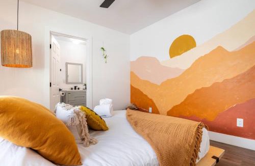 Clairemont House | Artist micro-villa with kitchen, firepit & theater