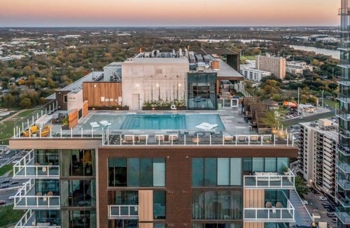 Rainey Street Historic District Condo | Austin hideaway in the heart of the city with rooftop pool, terrace, and gym