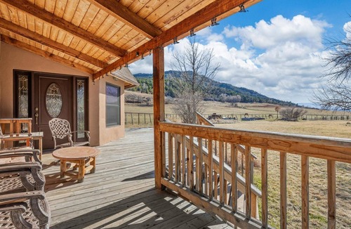 Collbran House | B4 Ranch Cabin - Ranch Experience near Grand Mesa