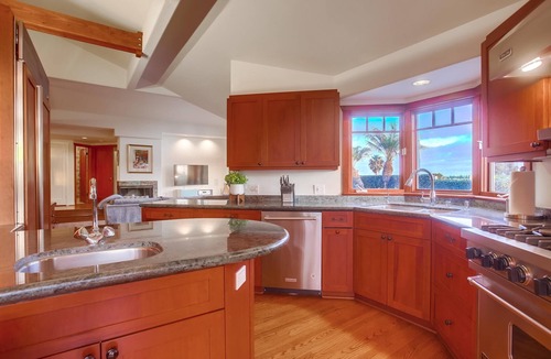 La Jolla Mesa House | B5353 Hillside Hideaway