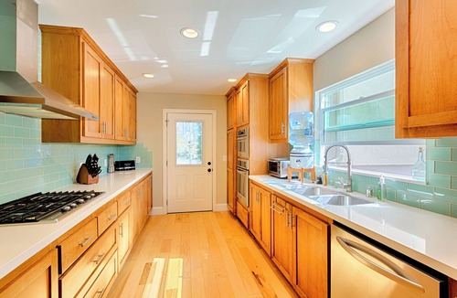 Beach Barber Tract House | Bamboo Hideaway