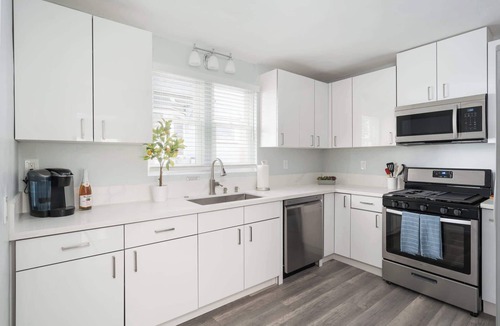 Bankers Hill Apartment | Bankers Hill Roomy Apt - 7 Min Walk to Downtown