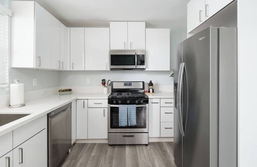 Bankers Hill Apartment | Bankers Hill Roomy Apt - 7 Min Walk to Downtown
