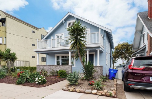 Bankers Hill Apartment | Bankers Hill Roomy Apt - 7 Min Walk to Downtown