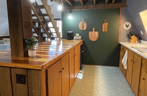 Bemus Point House | Barn in Bemus Point: 1 mile to Chautauqua Lake and on the snowmobile trail