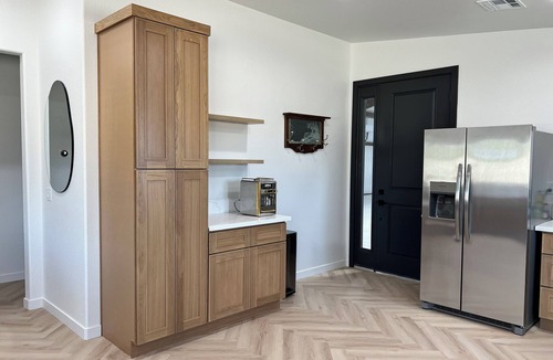Pahrump House | Barndominium Desert Escape - Mountain View, town close, gateway to Death Valley